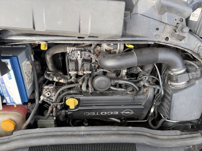 Motor van een Opel Zafira, Gebruikt, -, -, Opel