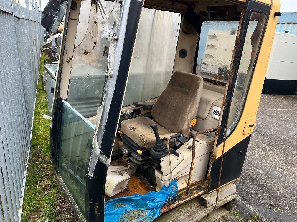 Cat 315 320 325 330 cabin, Gebruikt