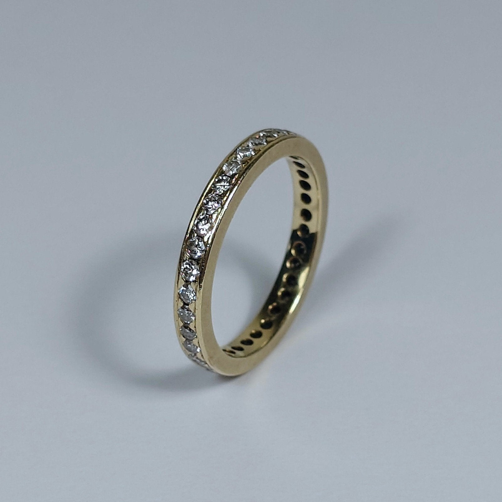 Gouden alliance ring met 34 diamanten , Ophalen of Verzenden, 17 tot 18, Met edelsteen, Dame