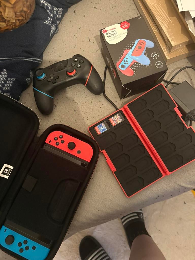 Nintendo switch met spullen, Ophalen, Met 2 controllers, Switch Original, Gebruikt