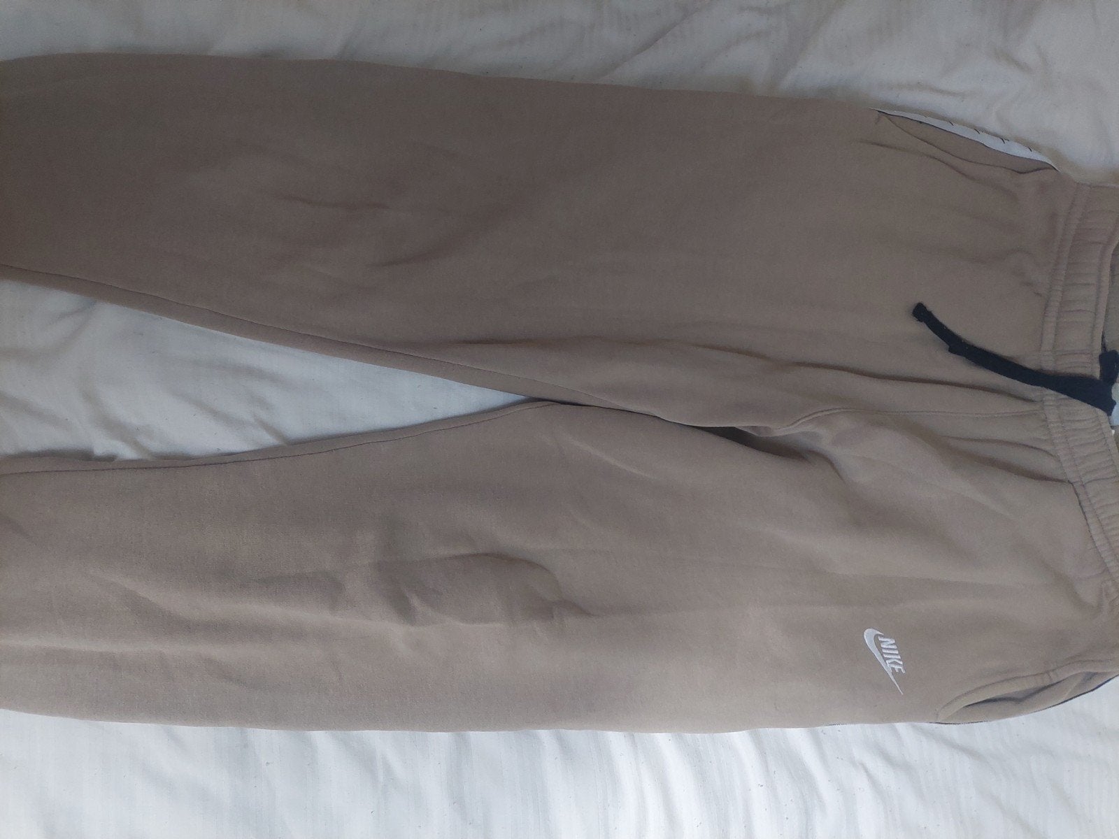 Nike trainingspak kaki wit, Kleding | Heren, Ophalen of Verzenden, Nieuw