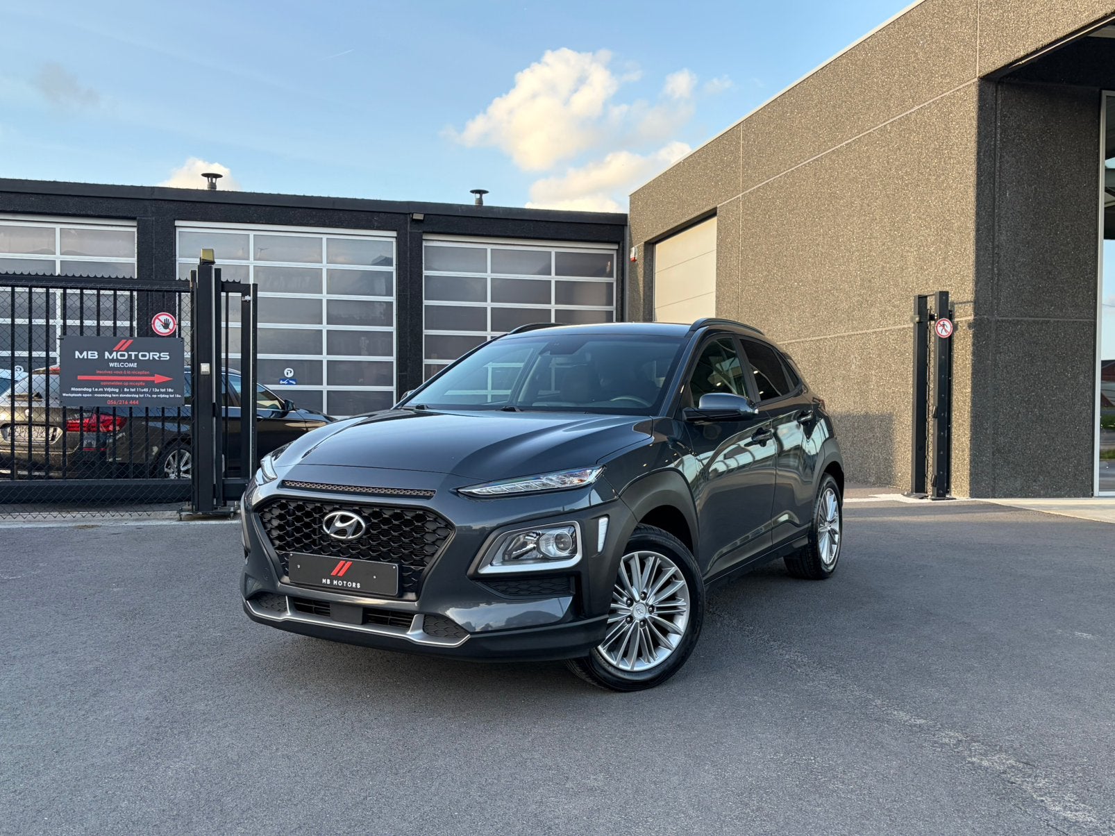 Hyundai Kona 1.0 TGDI YES!, Auto's, Voorwielaandrijving, Lane Keeping Assist, Stof, https://public.car-pass.be/vhr/8b840fcf-e696-44a7-9c3d-6e815371abcf