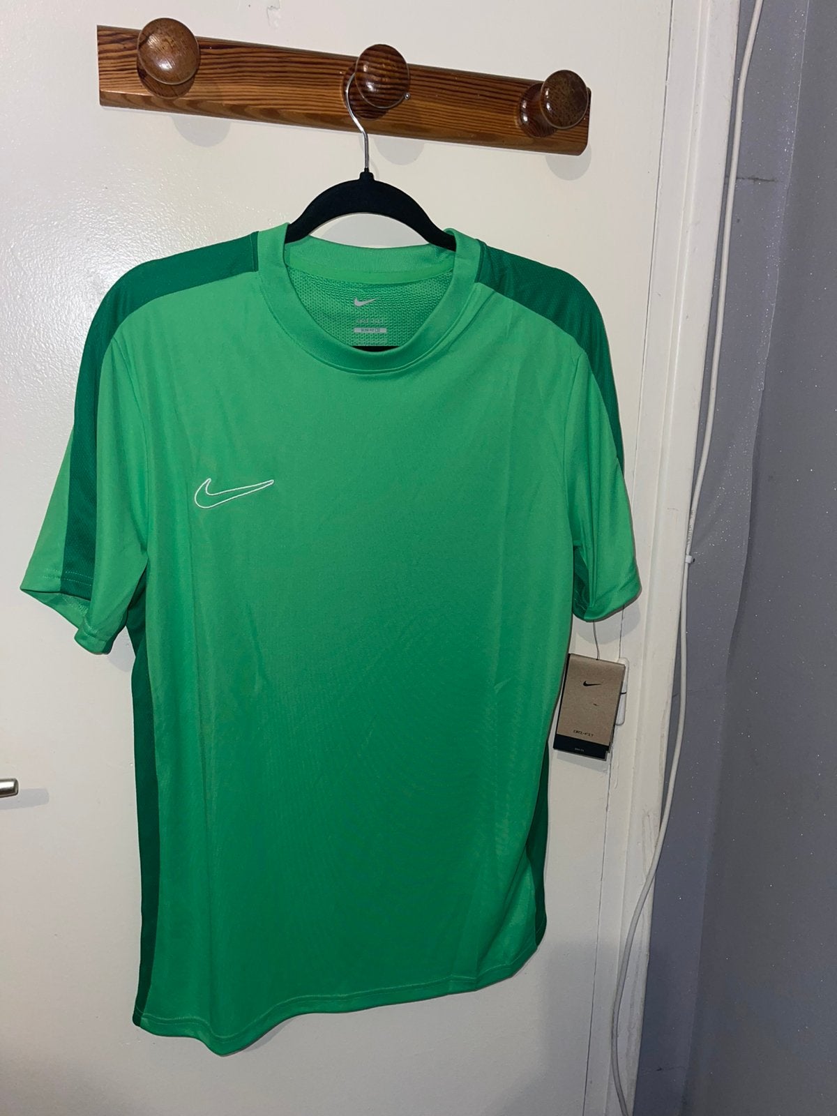 T-shirt nike vert dri fit taille L neuf avec étiquettes, Vêtements | Hommes, T-shirts, Enlèvement ou Envoi, Neuf, Taille 52/54 (L)