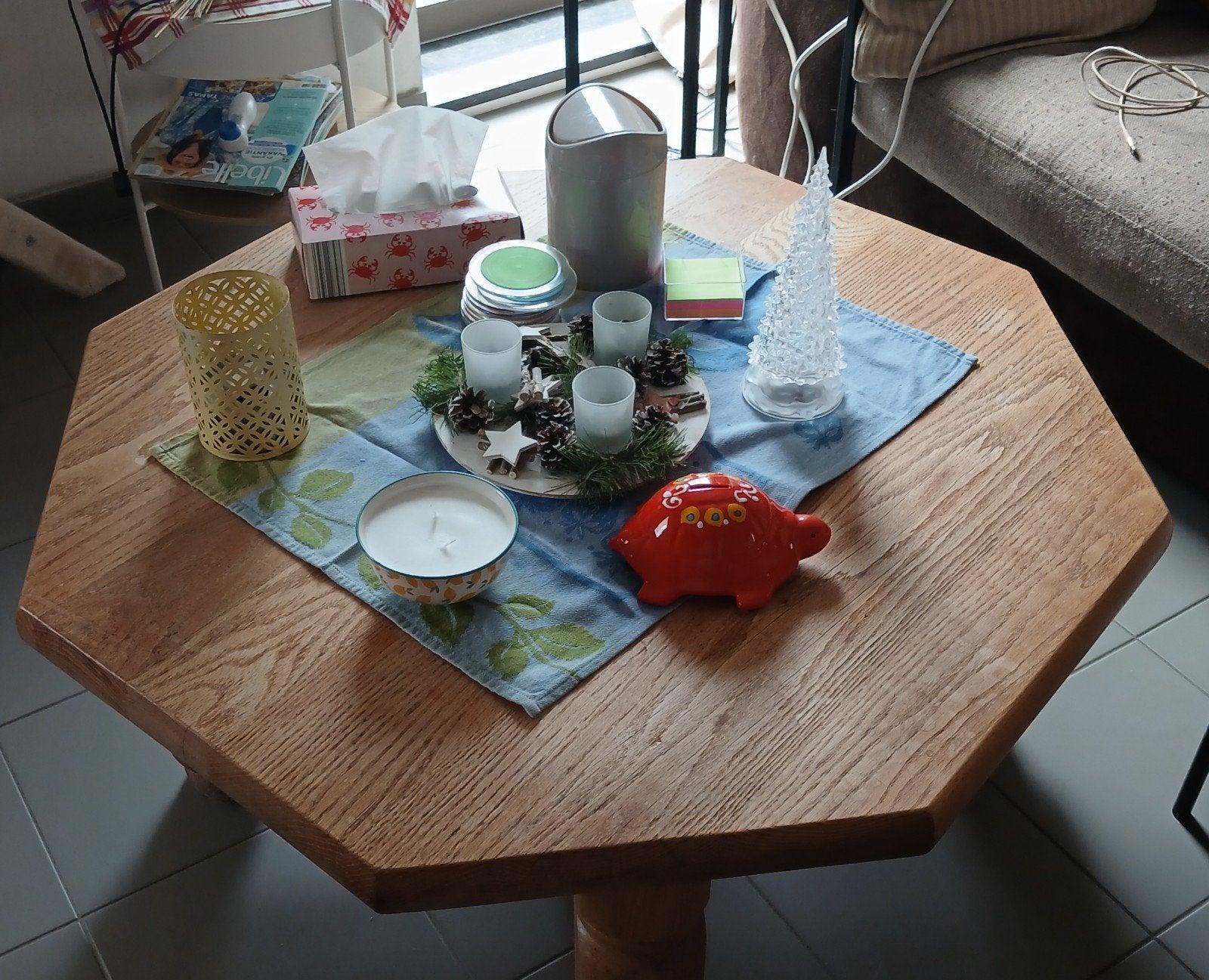 één mooie licht bruine salon tafel  breedte 94 cm, Enlèvement, Moderne