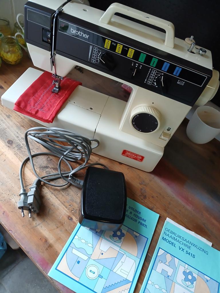 Machine à coudre frère, Hobby & Loisirs créatifs, Machines à coudre & Accessoires, Enlèvement, Machine à coudre, Brother