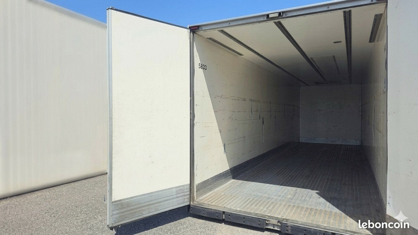 RECHERCHE : Caisse de camion frigo occasion (9m à 12m), Autos, Camions, Particulier, Enlèvement ou Envoi