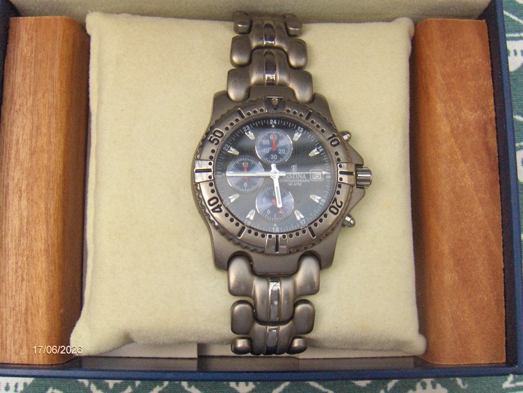 Montre Festina neuve fond bleu, Autres marques, Enlèvement ou Envoi, Acier, Acier