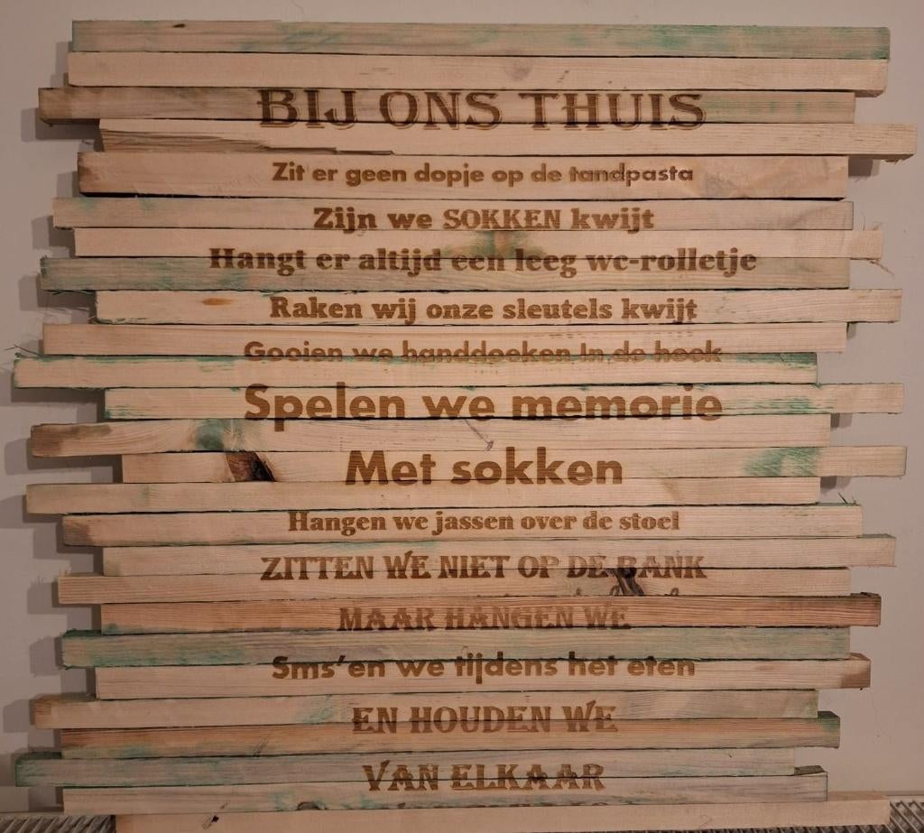 Deze unieke houten spreuk brengt meteen warmte/gezelligheid, Antiquités & Art, Curiosités & Brocante, Enlèvement