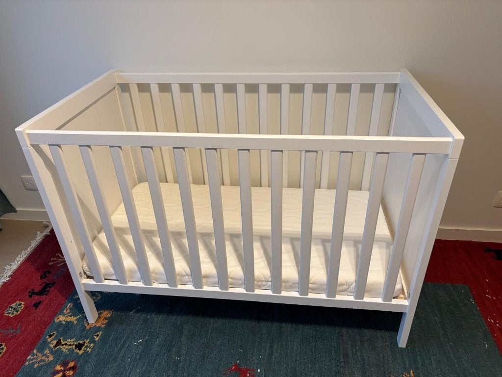 Baby-/kinderbedje, Kinderen en Baby's, Kinderkamer | Bedden, Zo goed als nieuw, Minder dan 140 cm, Minder dan 70 cm, Lattenbodem