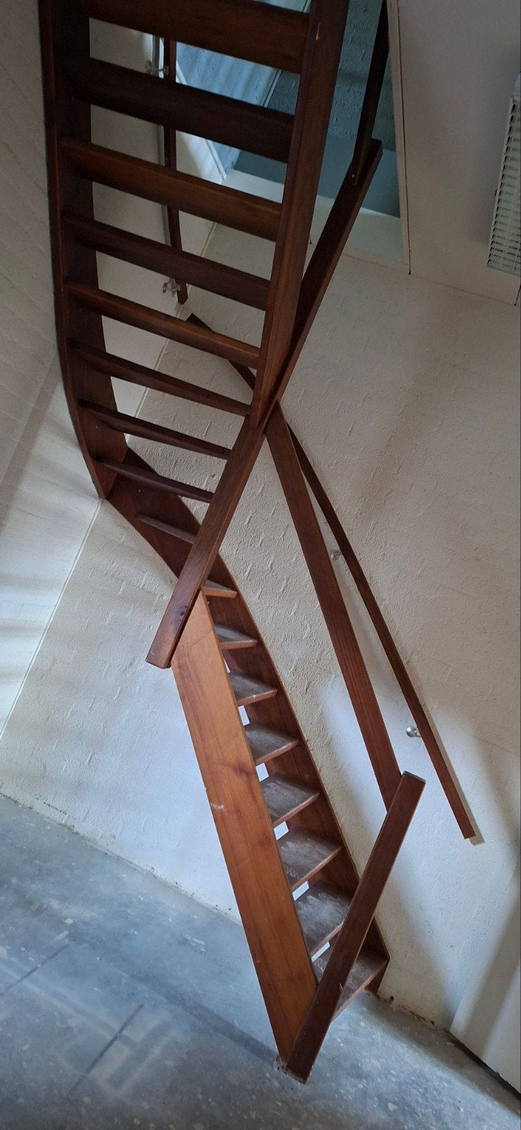 houten kwart draai trap met leuning, Doe-het-zelf en Bouw, Ophalen, Zo goed als nieuw, Trap, 2 tot 4 meter