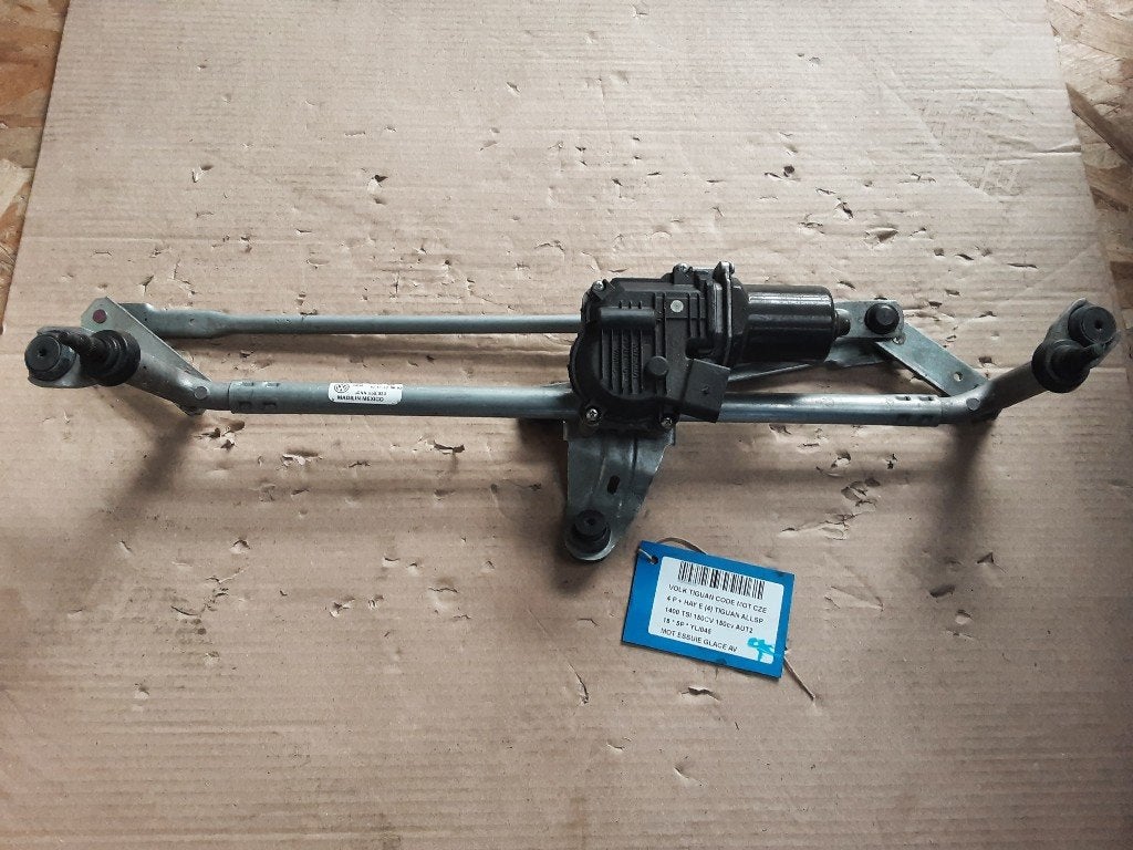 RUITENWISSERMOTOR VOOR Volkswagen Tiguan (AD1) (5NN955023), Gebruikt, Volkswagen, Mevr. I. Hauben, Rue de l'Espoir 34 34
4030  GRIVEGNÉE, BE