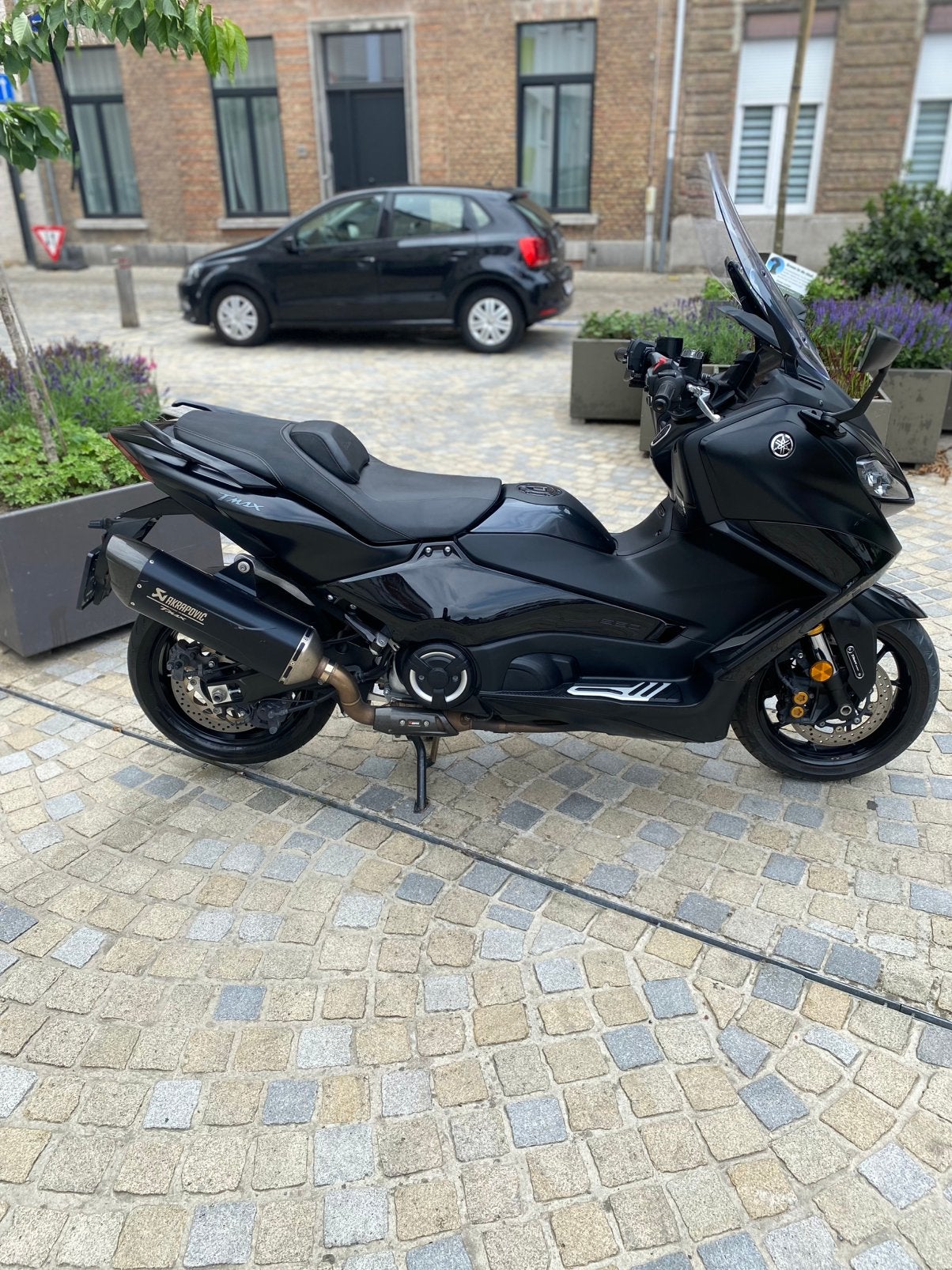 Tmax 560 Techmax Triple Black 2023 6000km akrapovic, Motos, Motos | Yamaha, Particulier