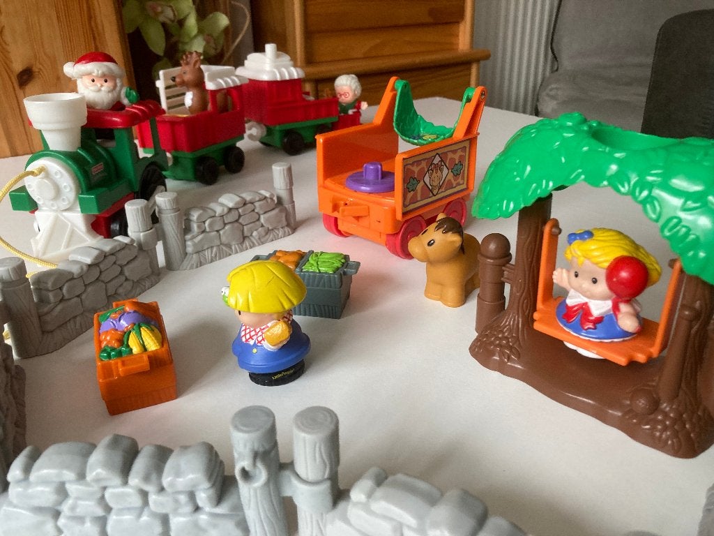 Fisher Price Little People le train de Noël avec personnages, Enlèvement, Utilisé, Jouet à Pousser ou Tirer, Sonore
