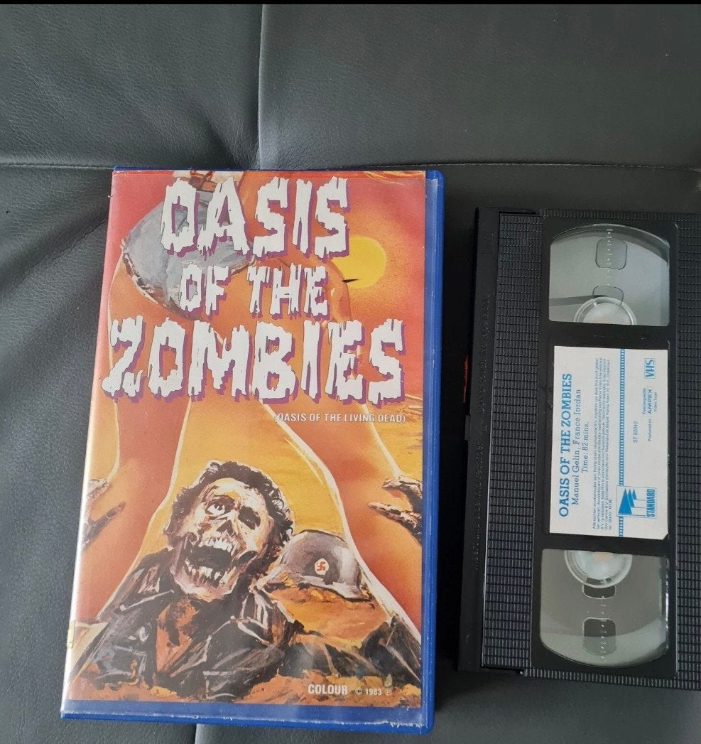 vhs Oasis of the Zombies, CD & DVD, Enlèvement ou Envoi, Horreur, VHS