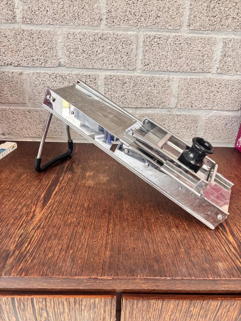 Professionele Mandoline RVS (Bron Coucke, Huis en Inrichting, Ophalen of Verzenden, Zo goed als nieuw, Metaal, Snijmachine