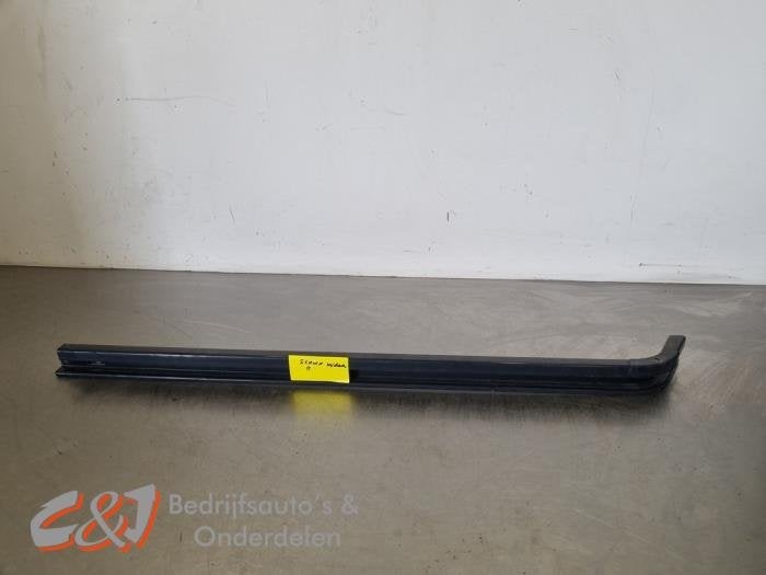 Rail porte coulissante droite d'un Fiat Talento, -, 3 mois de garantie, Utilisé, Fiat