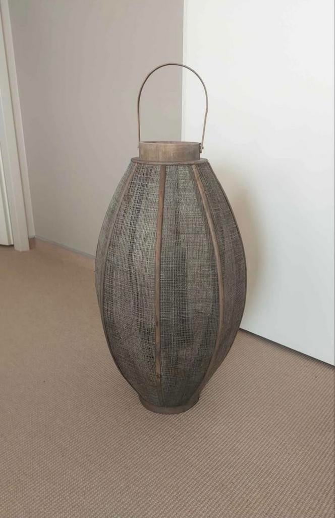 Lanterne avec bougie, Enlèvement