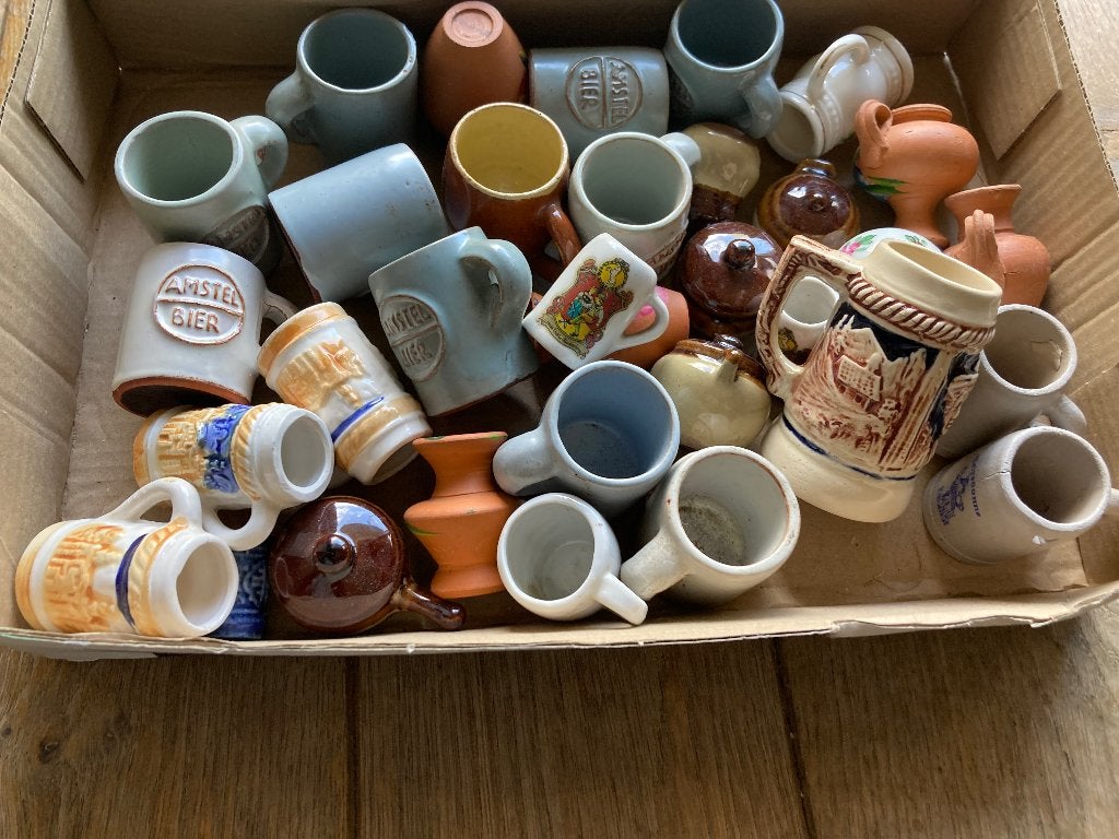 Kleine mokken van steengoed, Ophalen of Verzenden, Pul(len)