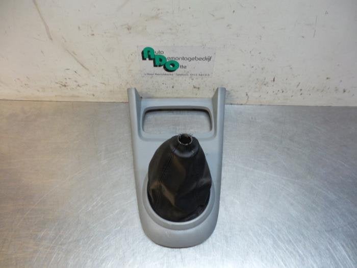 Enveloppe levier de vitesse d'un Nissan Pixo (Pixo 09-), -, 3 mois de garantie, Utilisé, -