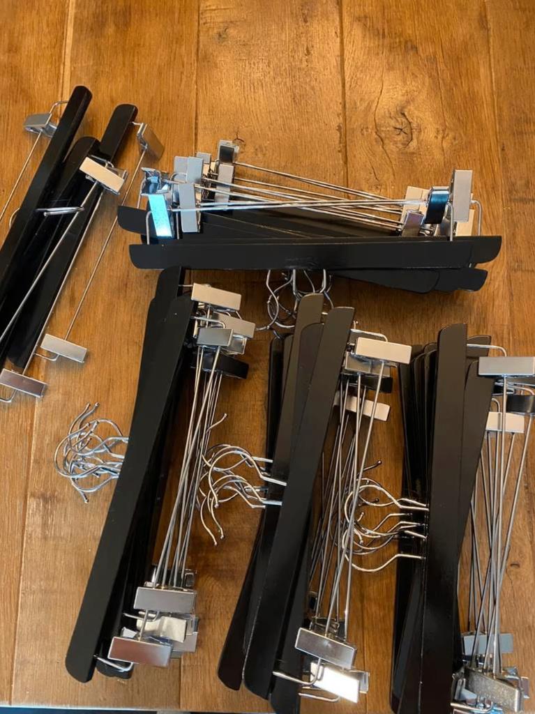 Houten kleerhangers knijpers (zwart), Ophalen
