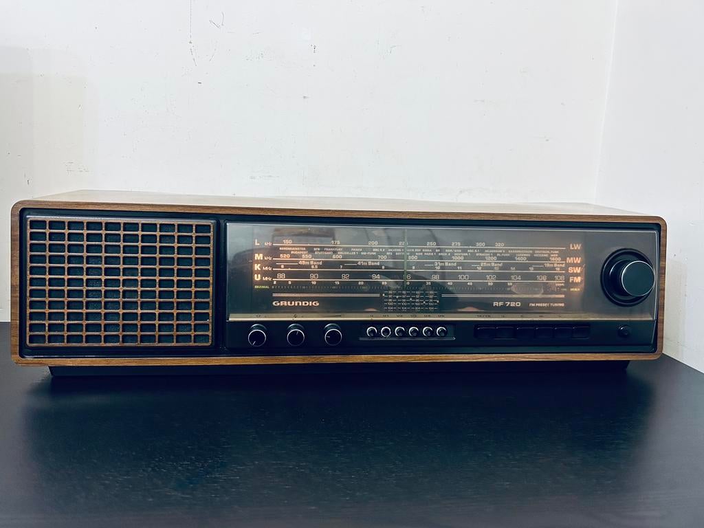 Vintage rare RR720 Professional Grundig, Audio, Tv en Foto, Vintage Televisies, Ophalen of Verzenden