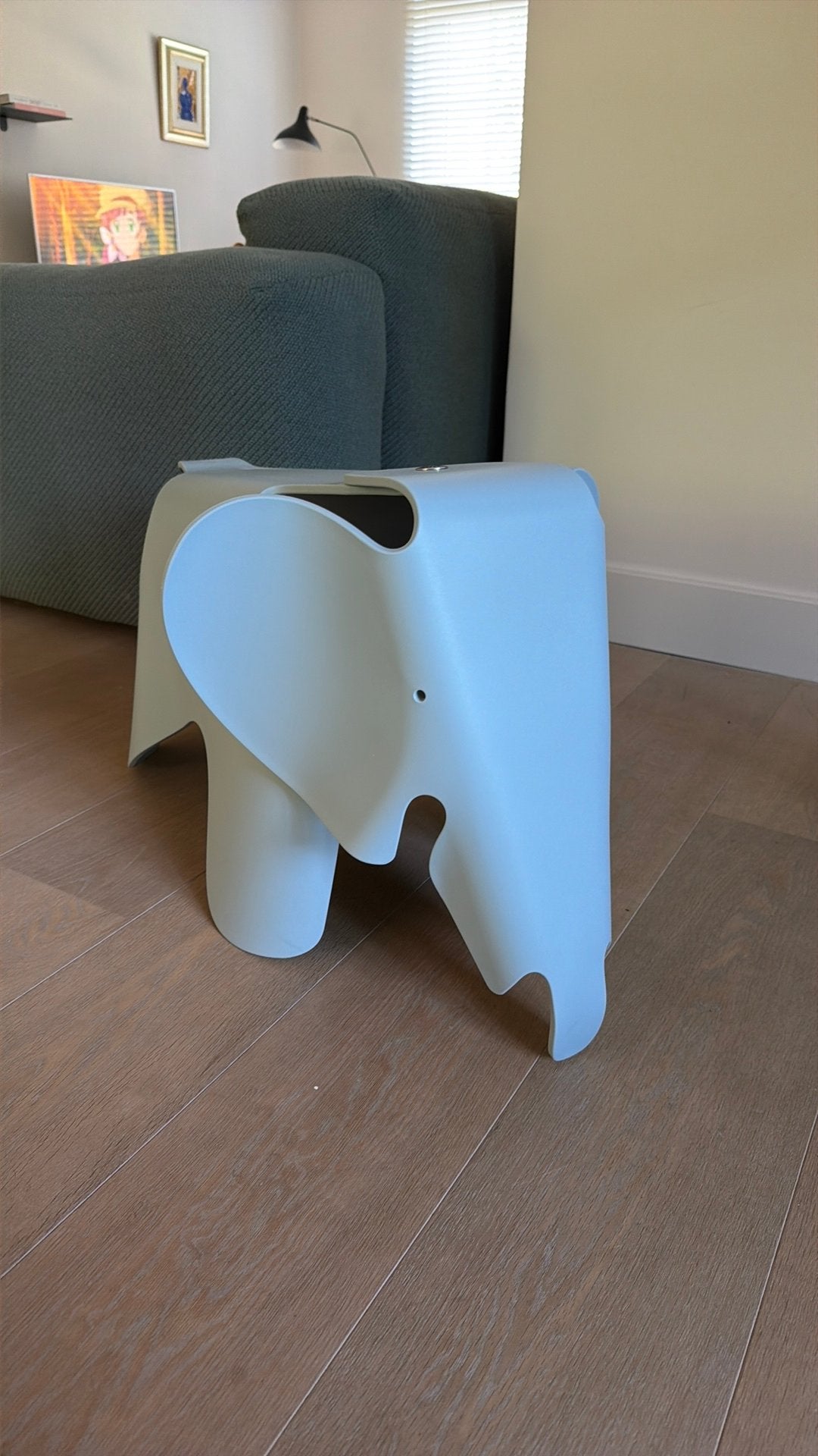 Vitra olifant eames in lichtblauw, Kinderen en Baby's, Kinderstoelen, Ophalen, Zo goed als nieuw