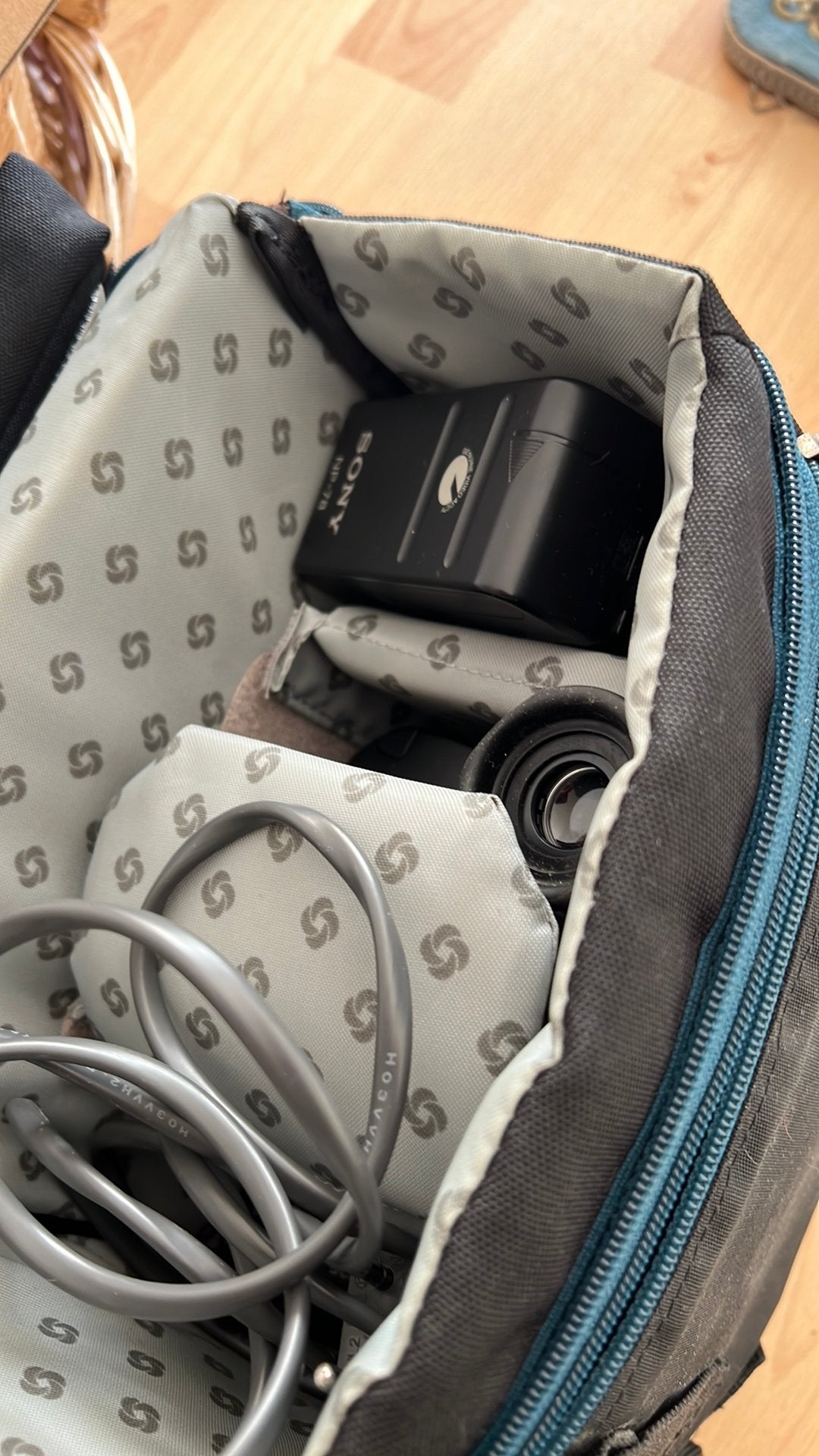 Vintage Video Camera recorder met tas en toebehoren, TV, Hi-fi & Vidéo, Enlèvement, 8 mm, Caméra