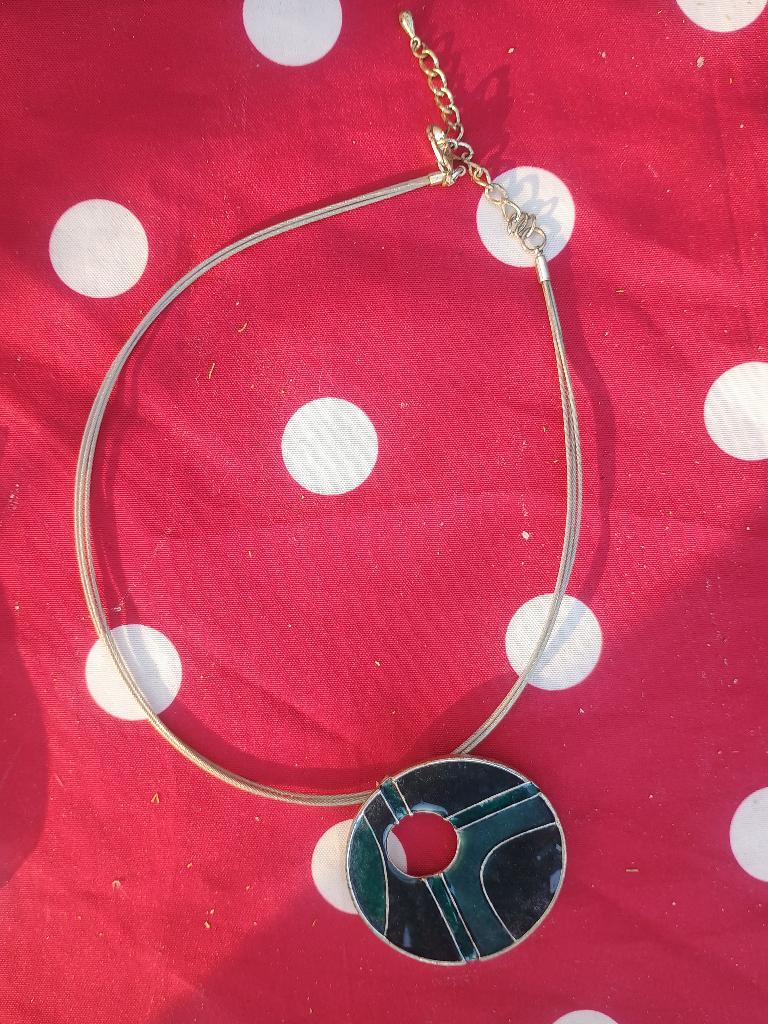 Collier coloris vert, Bijoux, Sacs & Beauté, Colliers, Enlèvement, Neuf, Vert, Autres matériaux