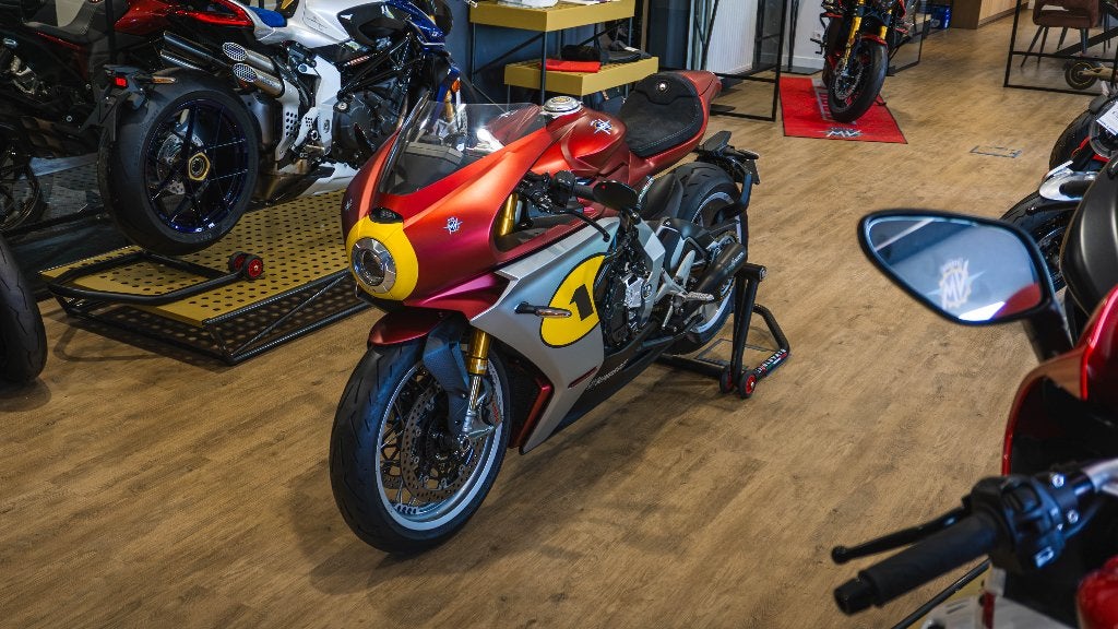 MV Agusta Superveloce 800 AGO | #155/311 | €22.499 incl BTW, Motorrijbewijs A, 3 cilinders, Super Sport, Meer dan 35 kW