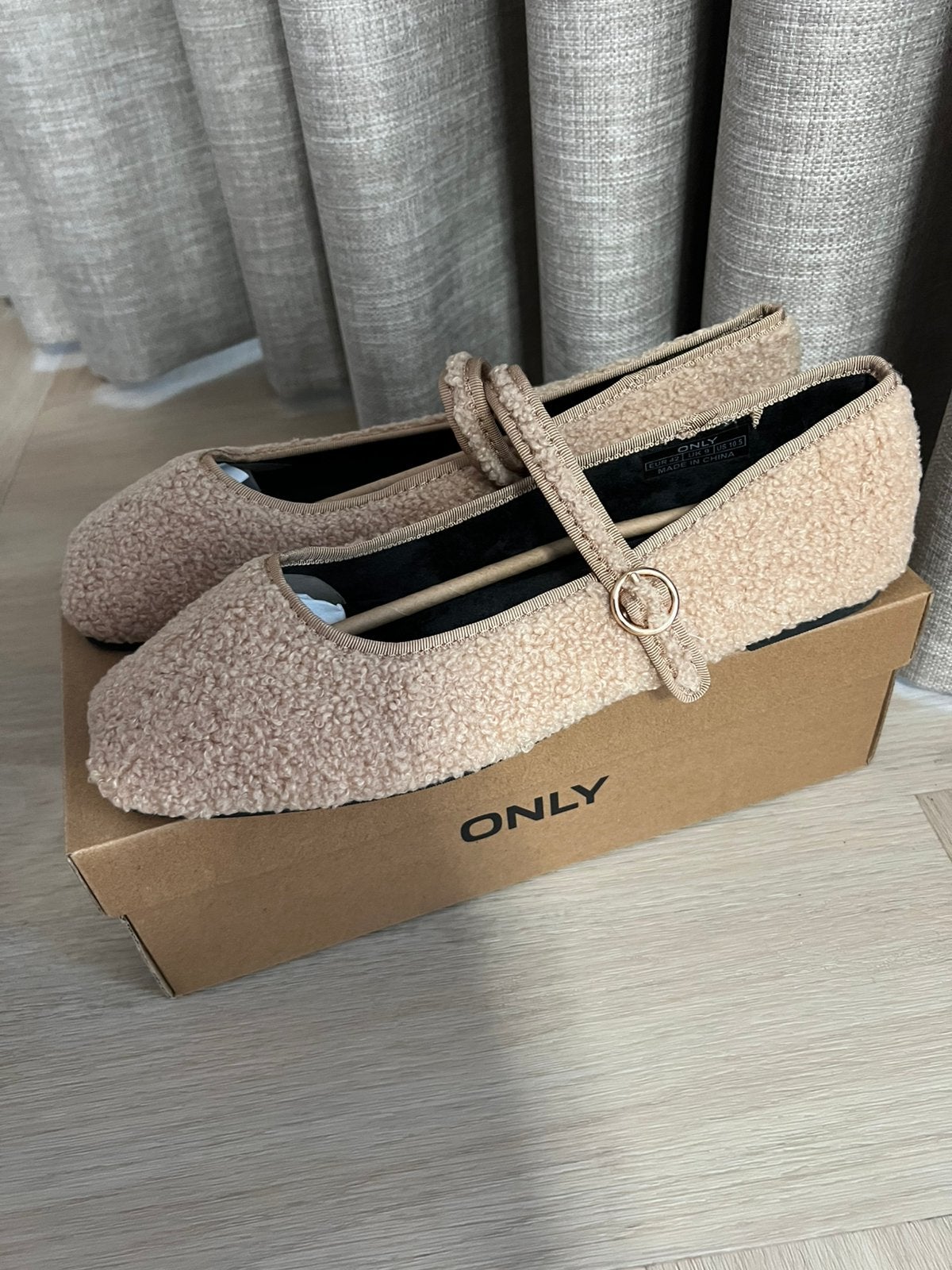 Bruine teddy ballerina’s van ONLY - maat 42, Bruin, Verzenden, Nieuw, Ballerina's