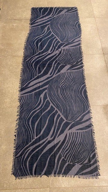 Blauwe foulard met grijs dessin, Enlèvement ou Envoi, Neuf, Écharpe