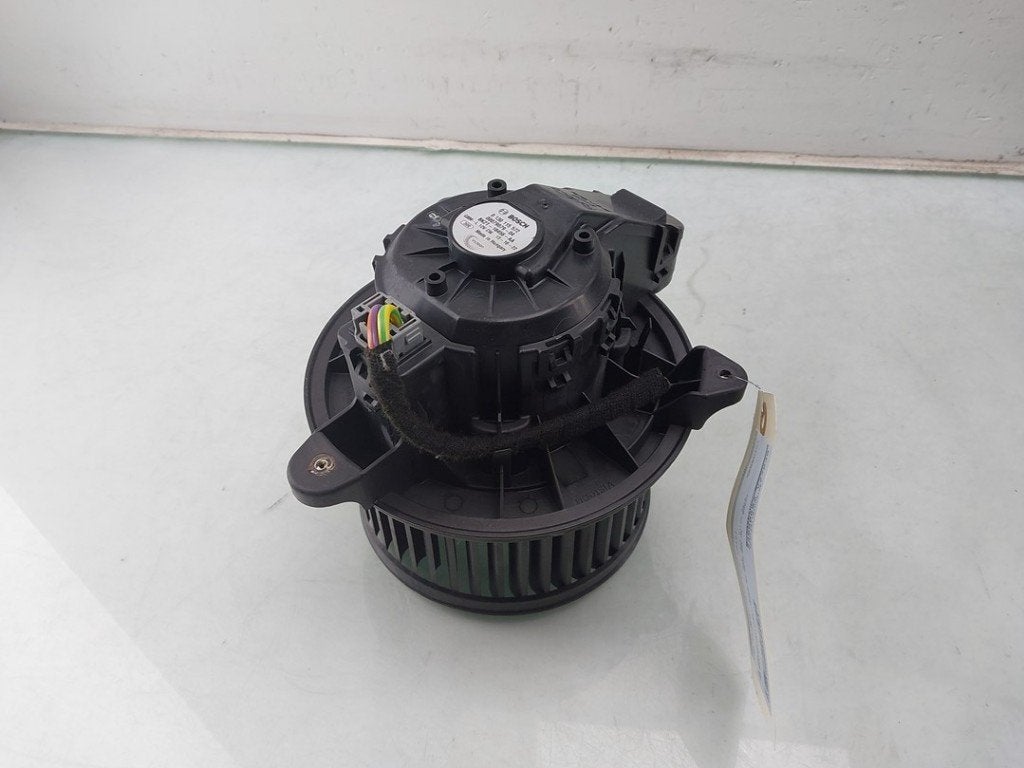 KACHEL VENTILATORMOTOR Ford Transit Custom (01-2011/12-2023), Robert Bosch AG, Gebruikt, Ford, Robert-Bosch-Allee 1
74232  Abstatt, DE