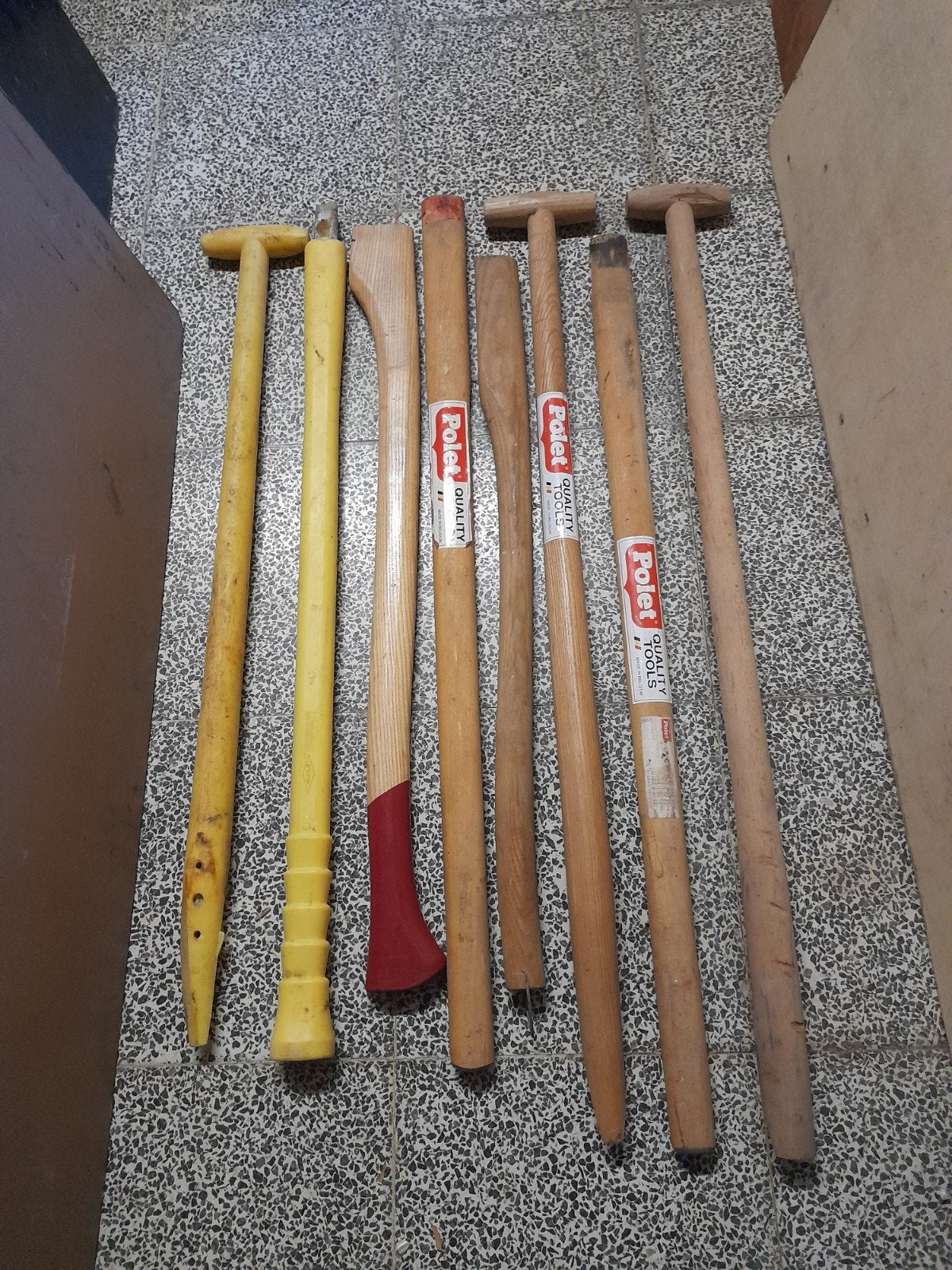 plastieken en houten stelen voor schop of spade en hakbijlen, Enlèvement, Comme neuf