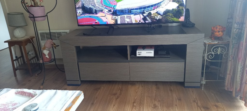 MEUBLE DE TÉLÉVISION GRATUIT, Enlèvement, Utilisé, 25 à 50 cm, 100 à 150 cm