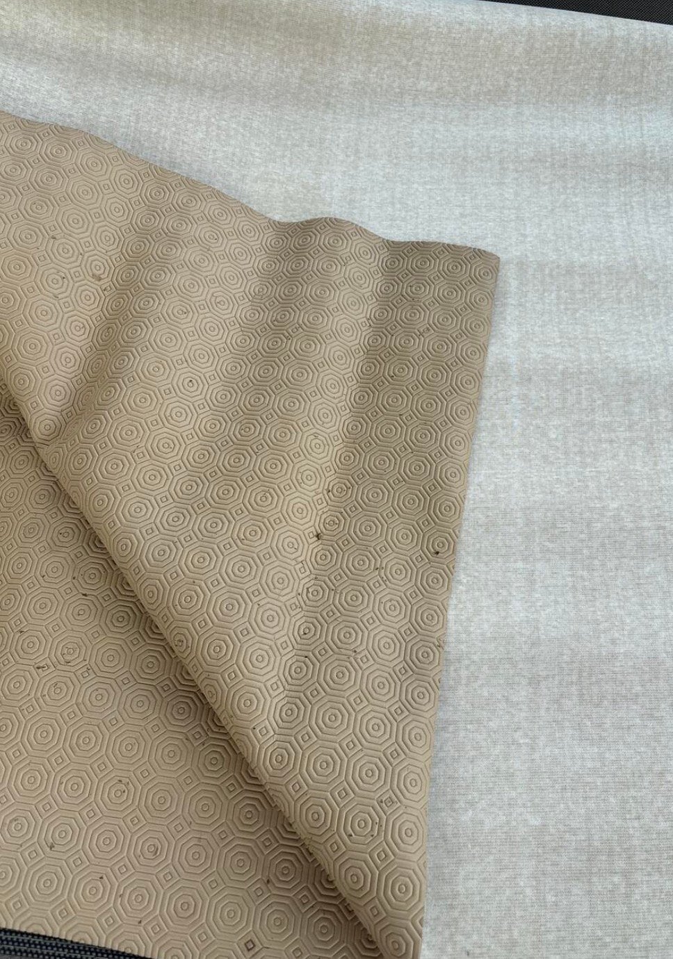 Zachte, dikke tafelbeschermers, 200 cm ou plus, Beige, Enlèvement, Utilisé