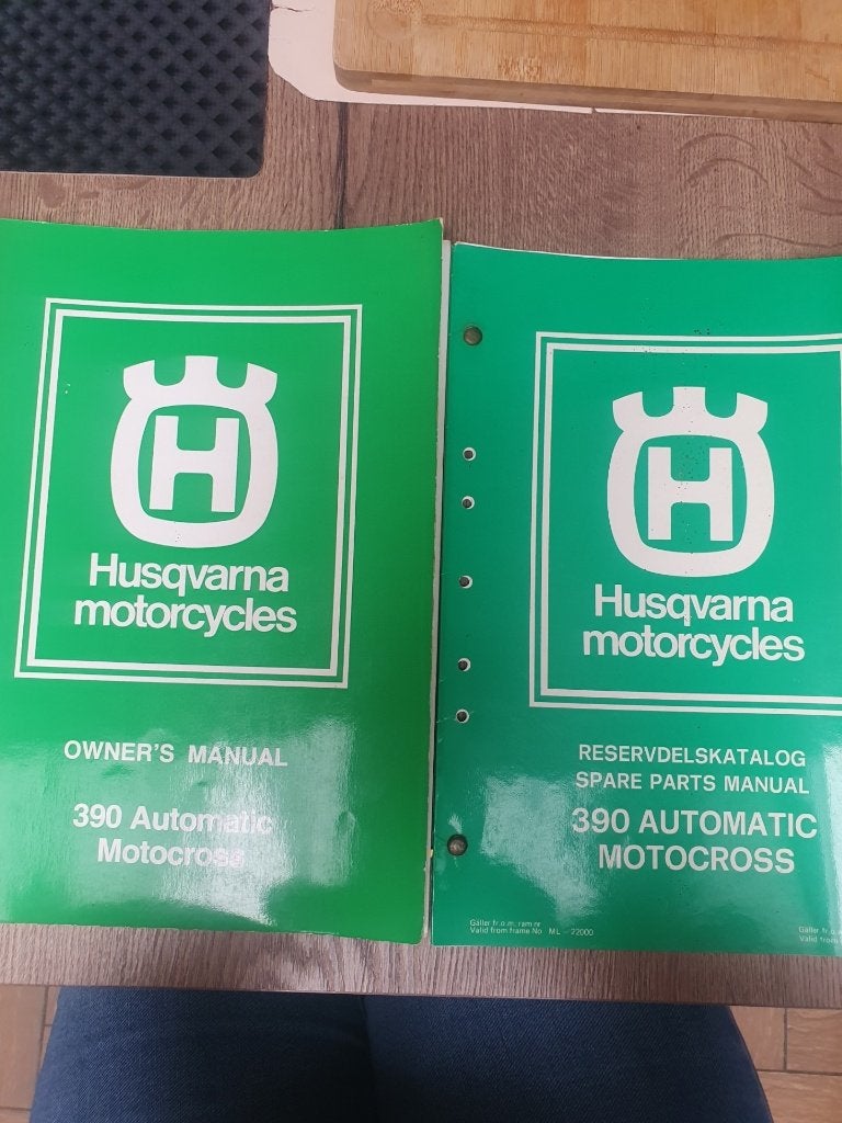husqvarna  390 automatic owners en sparparts manual, Motos, Enlèvement ou Envoi