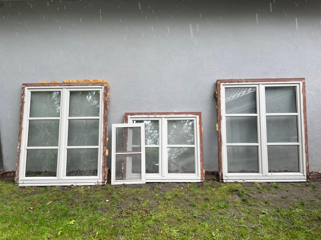 3 Houten ramen met kruishouten - dubbel glas, Raamkozijn, Inclusief glas, 75 tot 150 cm, Hout
