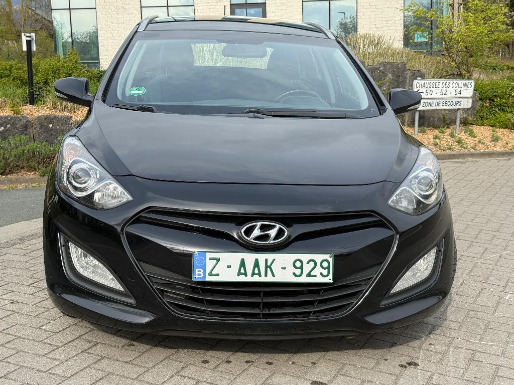 Hyundai I30 SW 1.6crdi Automatic, Autos, Hyundai, Euro 5, Achat, Entreprise, Carnet d'entretien