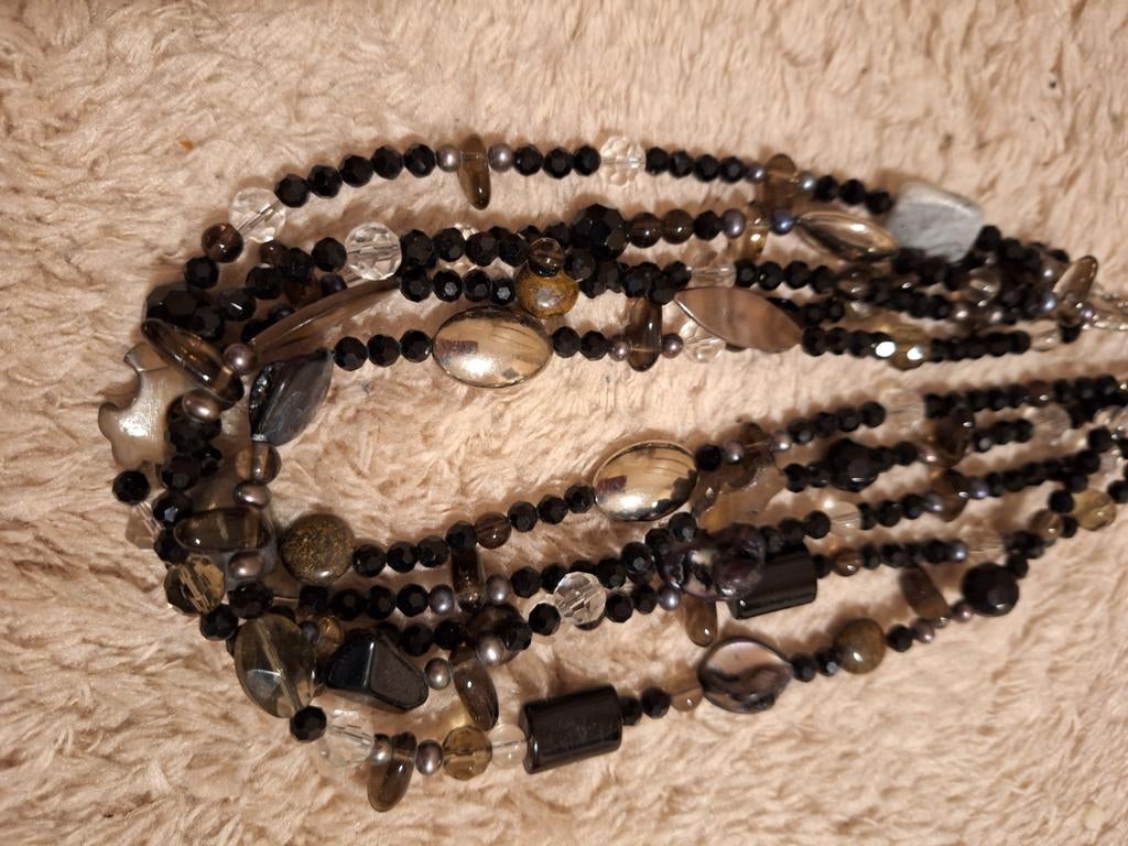 Hele hoop juwelen + dragers, Ophalen