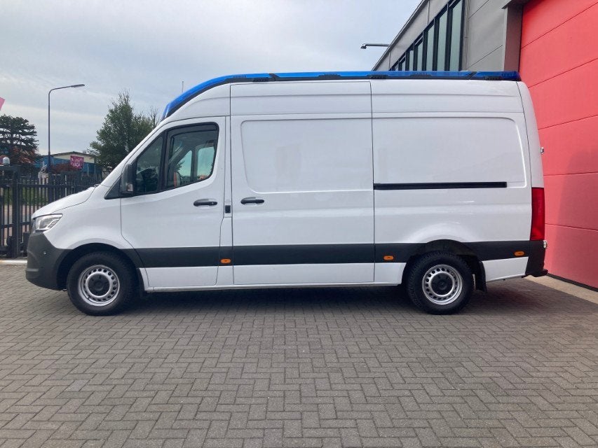 Mercedes-Benz Sprinter 416 L2H2 Diesel Ambulance (bj 2020), Auto's, Automaat, Gebruikt, 4 cilinders, Bedrijf