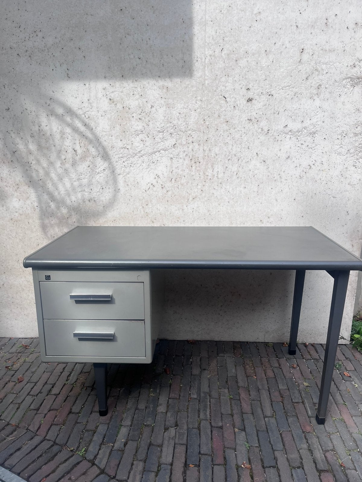 Gispen super coole bureau, Ophalen, Gispen, Met lades, Zo goed als nieuw