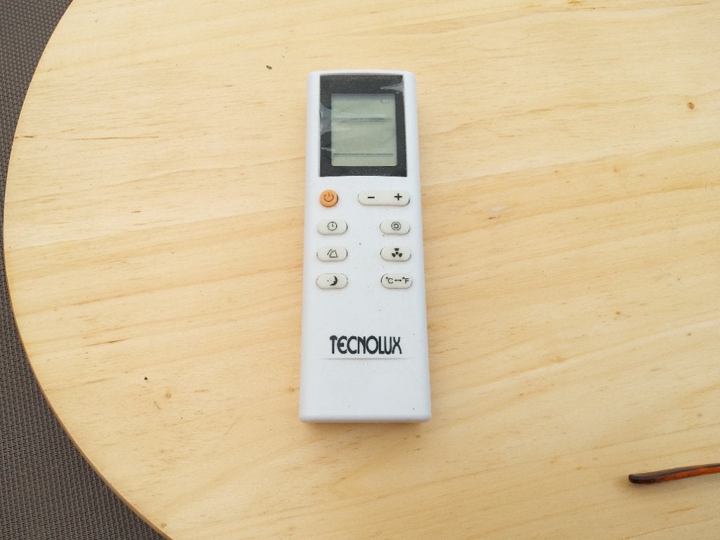 Climatiseur reversible mobile Thecnolux, Electroménager, 60 à 100 m³, Comme neuf, Enlèvement, Télécommande