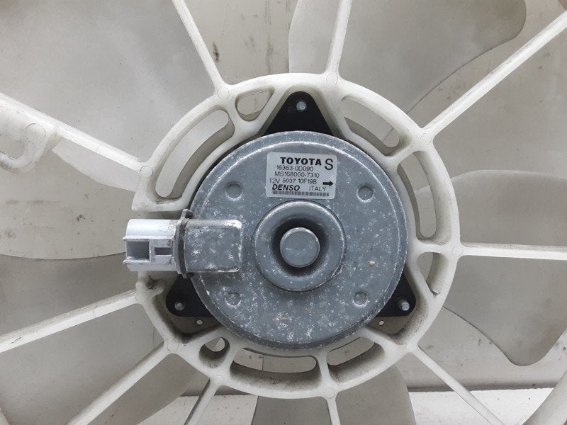 VENTILATEUR C Toyota Corolla (E12) (11-2001/03-2007), Dhr. M. Roggen, Toyota, Stadsweg 37 37
9917 PV  WIRDUM GR., NL, Utilisé