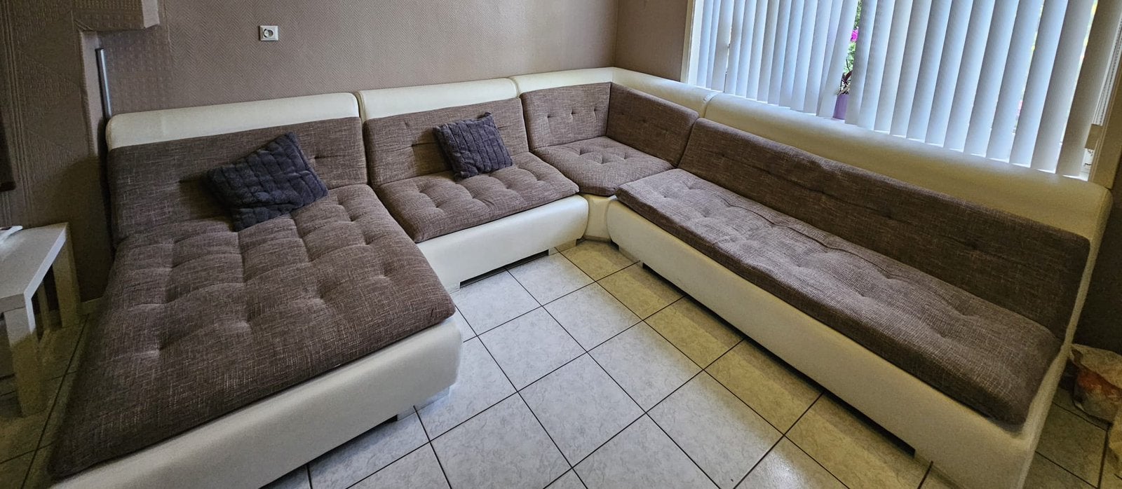 HOEKSALON 100 EURO / 320CM x 280CM x 160CM longchair, Ophalen, Zo goed als nieuw