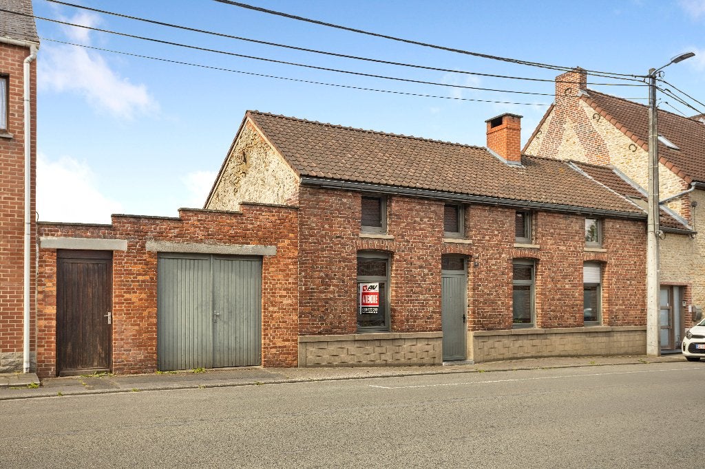 3-zijdige woning met 5 slaapkamers in Blaton, Provincie Henegouwen, 69987 kWh/jaar, 1000 tot 1500 m², 5 kamers