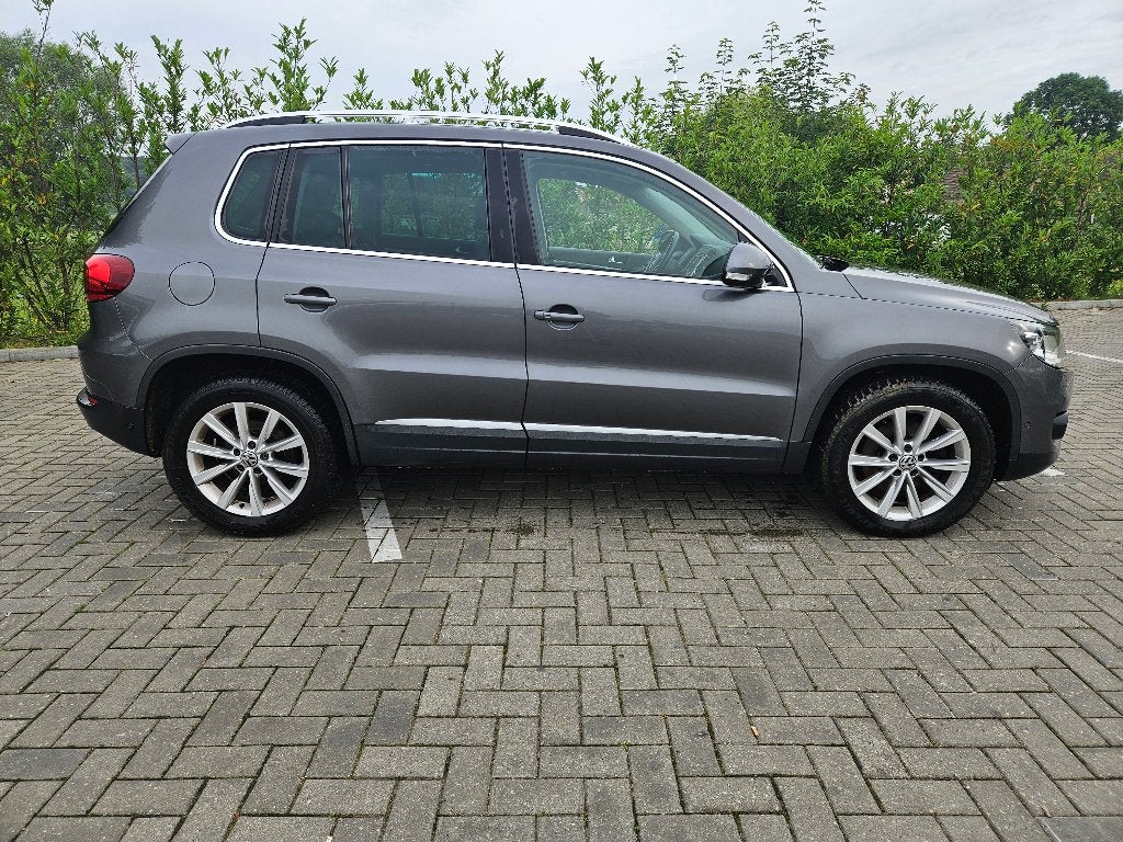Volkswagen Tiguan 2.0 TDi EURO 6B CT OK + CAR-PASS, Autos, Cuir, Argent ou Gris, Achat, Euro 6