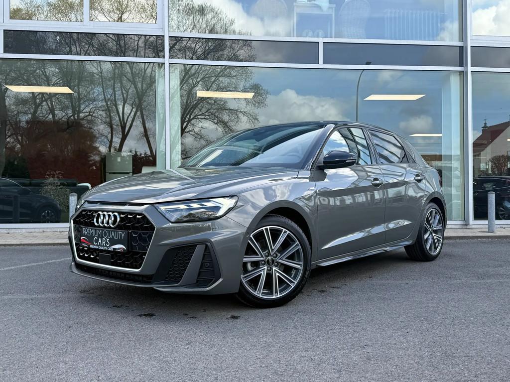 Audi A1 S line / CARPLAY / CAMÉRA / AUTOMATIQUE / CLIMATISA, Autos, Audi, Entreprise, Achat, A1, ABS, Phares directionnels, Airbags
