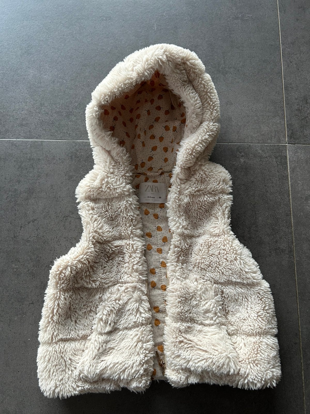 Teddy bodywarmer meisje maat 98, Enfants & Bébés, Enlèvement, Comme neuf, Fille