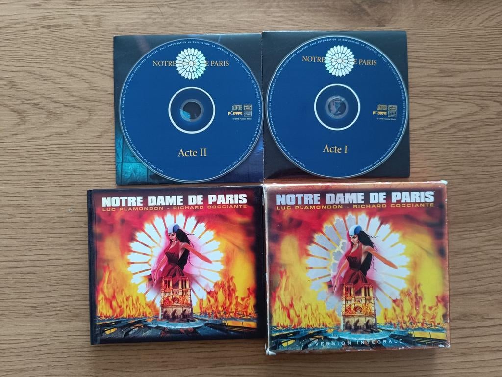 Coffret intégral Notre Dame de Paris, Coffret
