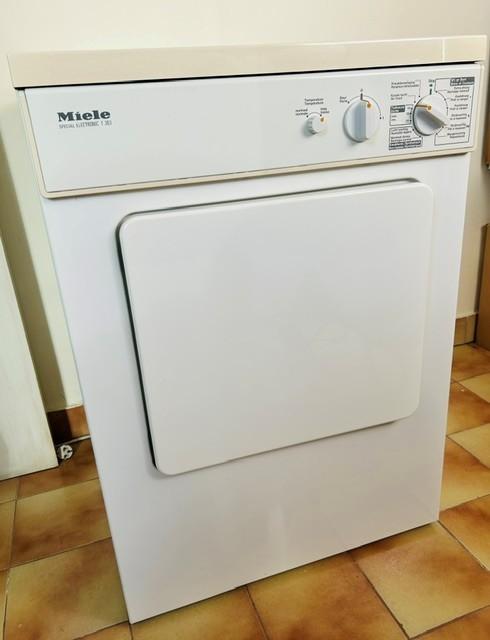 Miele droogkast, Elektronische apparatuur, Ophalen, Luchtafvoer, Zo goed als nieuw, 85 tot 90 cm
